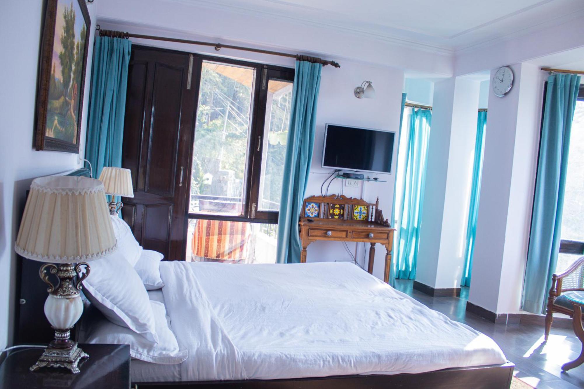 Whispering Pines Villa Shimla Eksteriør bilde