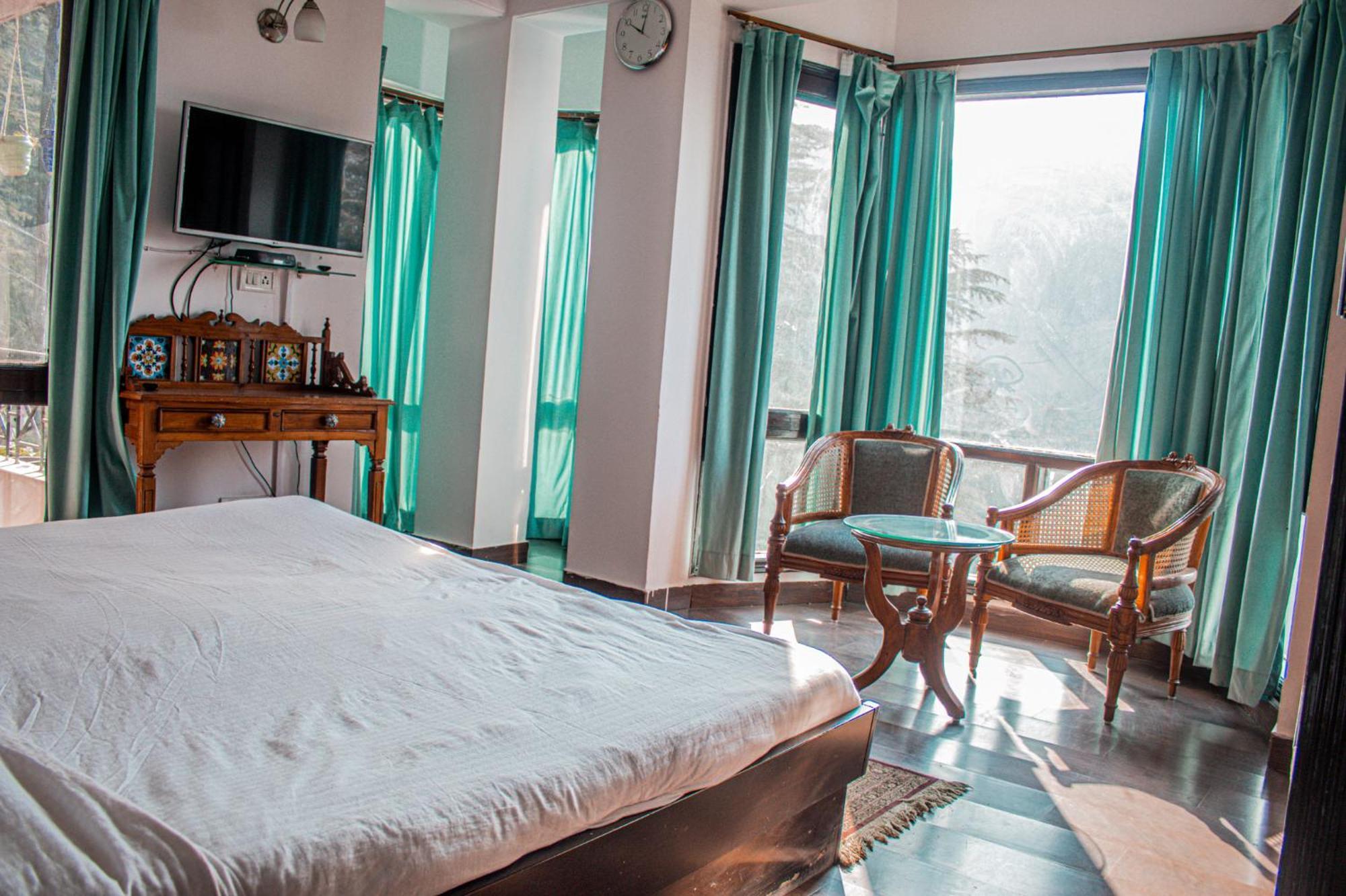 Whispering Pines Villa Shimla Eksteriør bilde
