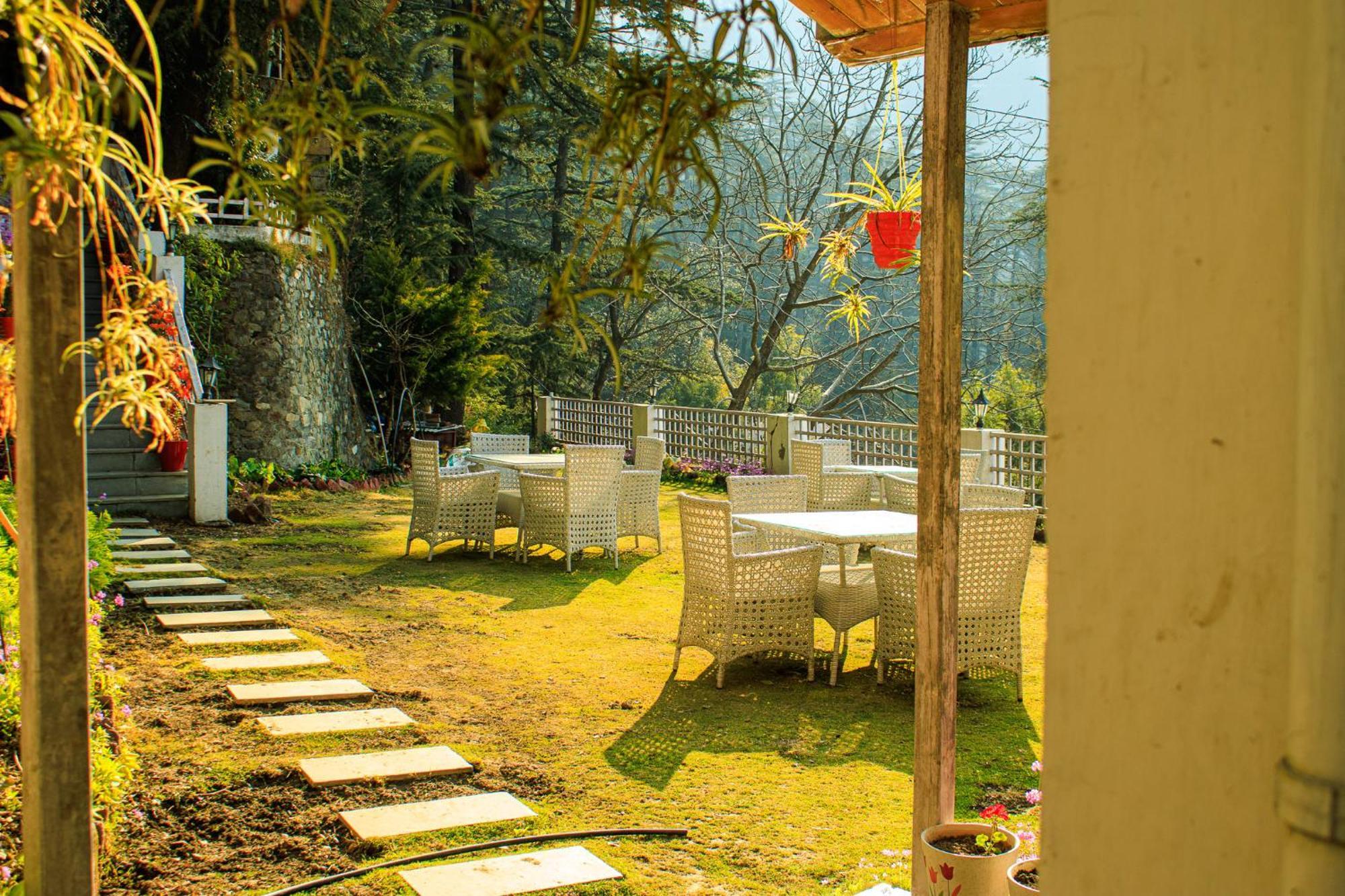 Whispering Pines Villa Shimla Eksteriør bilde
