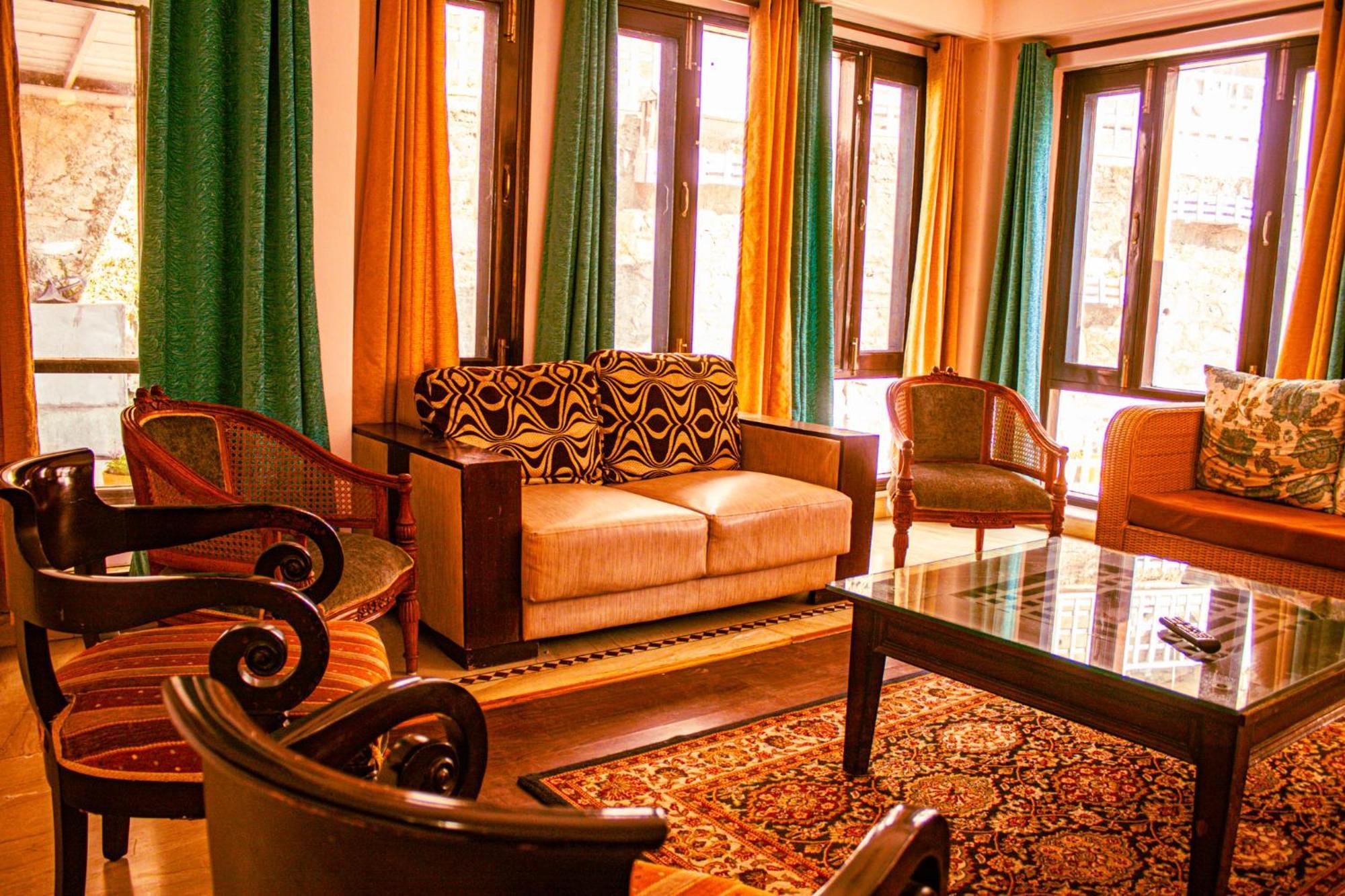 Whispering Pines Villa Shimla Eksteriør bilde