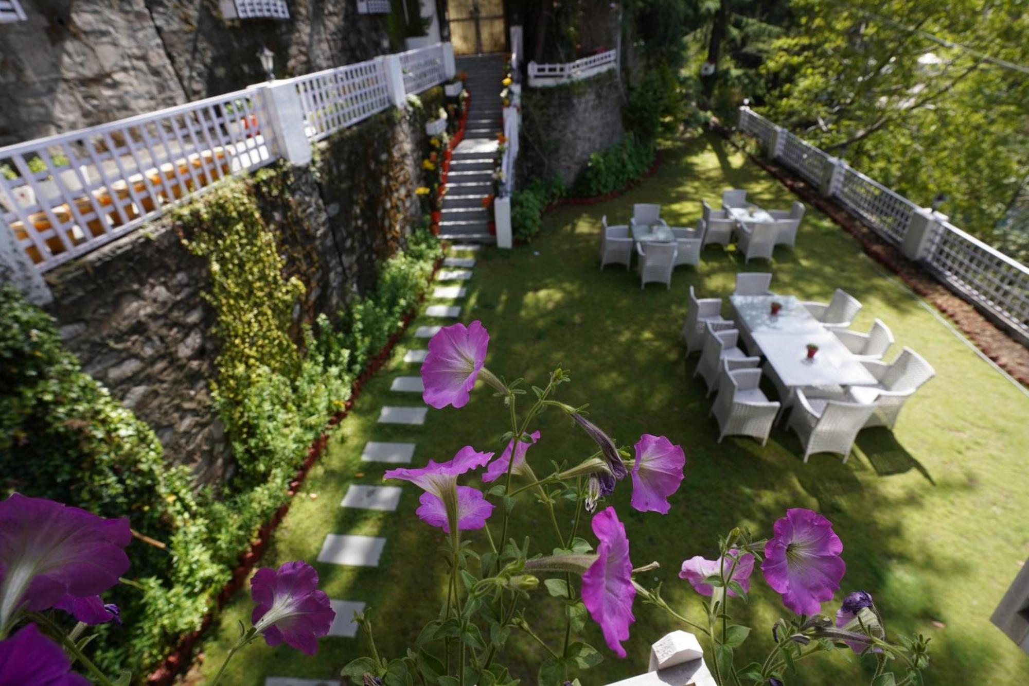 Whispering Pines Villa Shimla Eksteriør bilde
